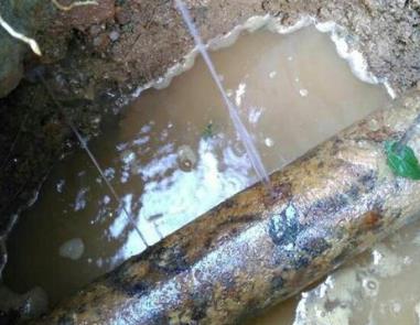 祁阳楼顶渗水维修公司分享下地暖漏水的原因及检测方法。